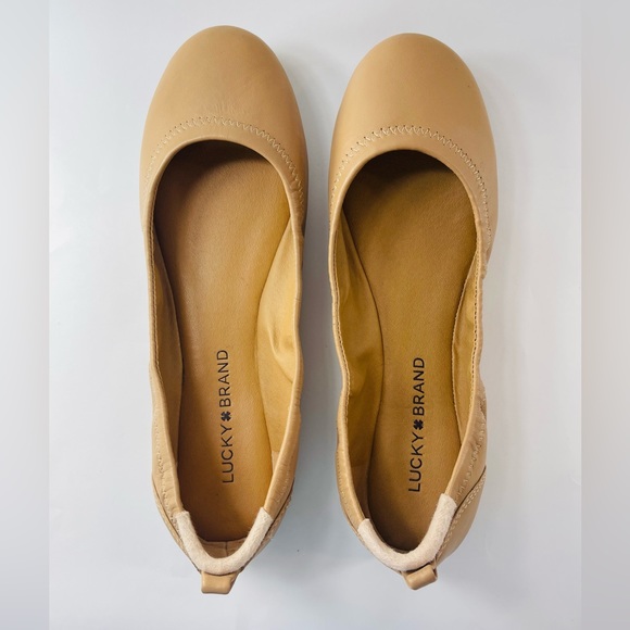 Lucky Brand Tan Flat Size 8M - Picture 1 of 5